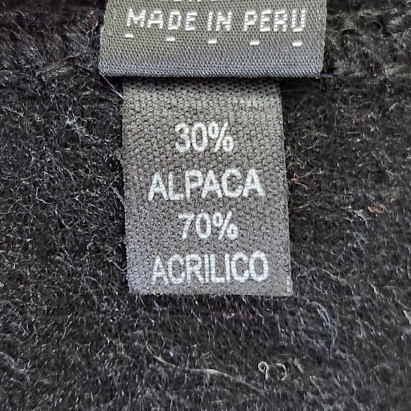 ALPACA CAMARGO alpaca wool fringed scarf in black made in Peru - Picture 5 of 8